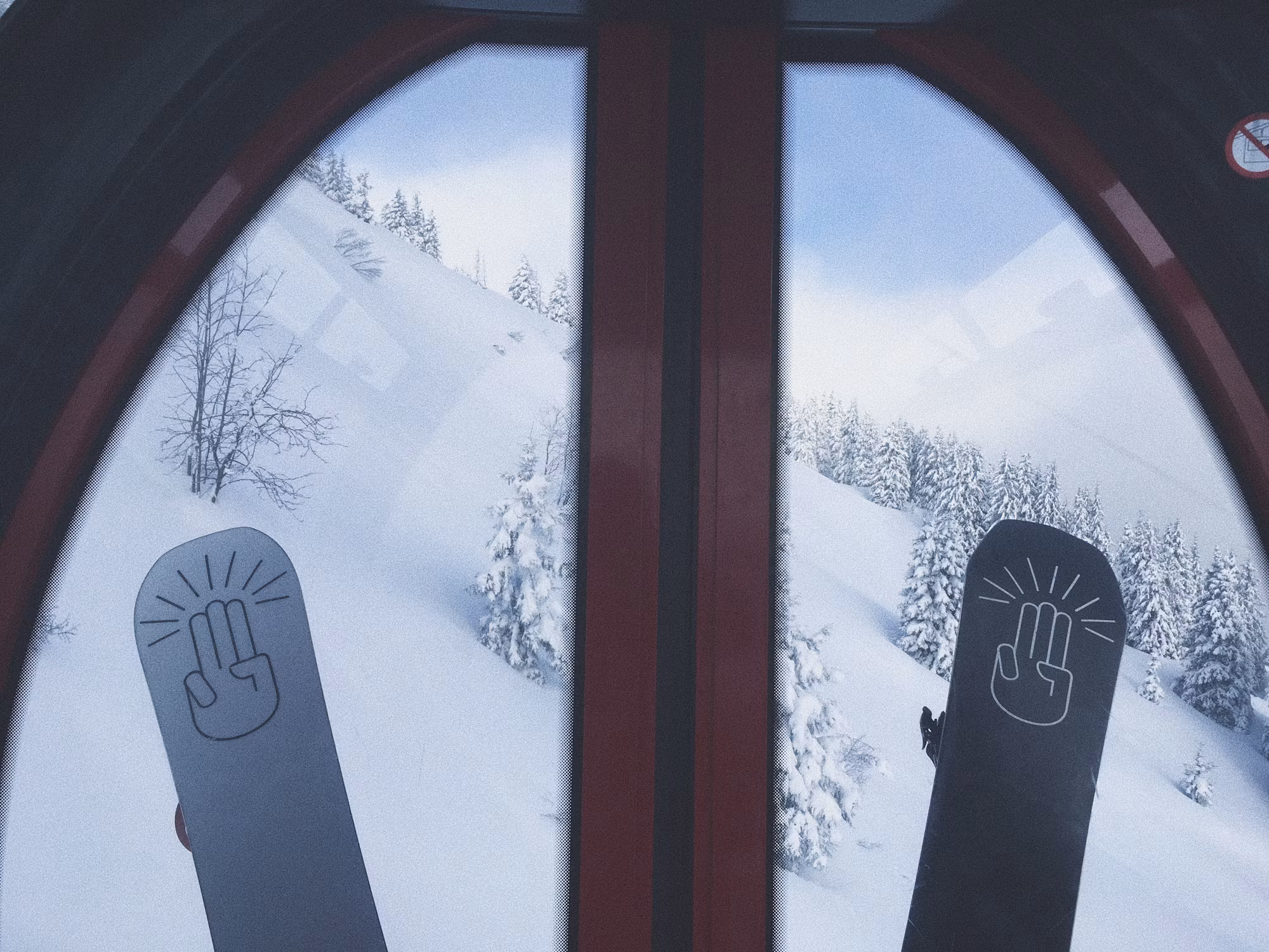 A Guide to Snowboarding Gear: Essentials for Every Rider